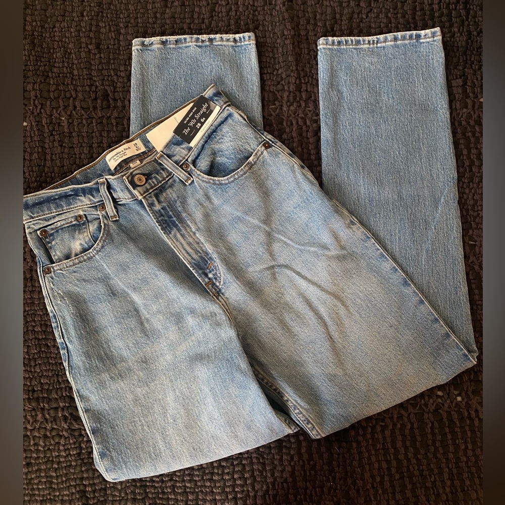 NWT Abercrombie & Fitch Ultra High Rise 90s Straight Jeans - Picture 2 of 4